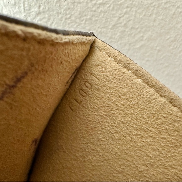 Louis Vuitton Florentine Belt Bag With Strap - Picture 11 of 13